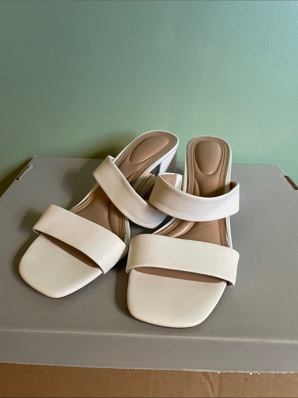 Women's Cream Double-Band Slide Heels size 10